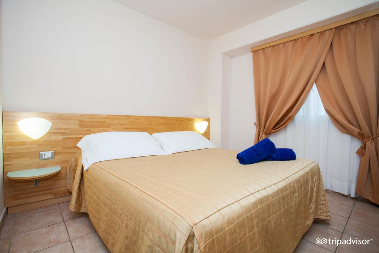 Villaggio Albatros Resort Лезина Экстерьер фото