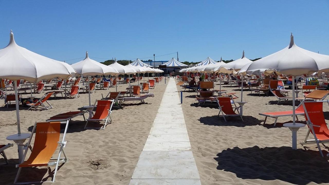 Villaggio Albatros Resort Лезина Экстерьер фото