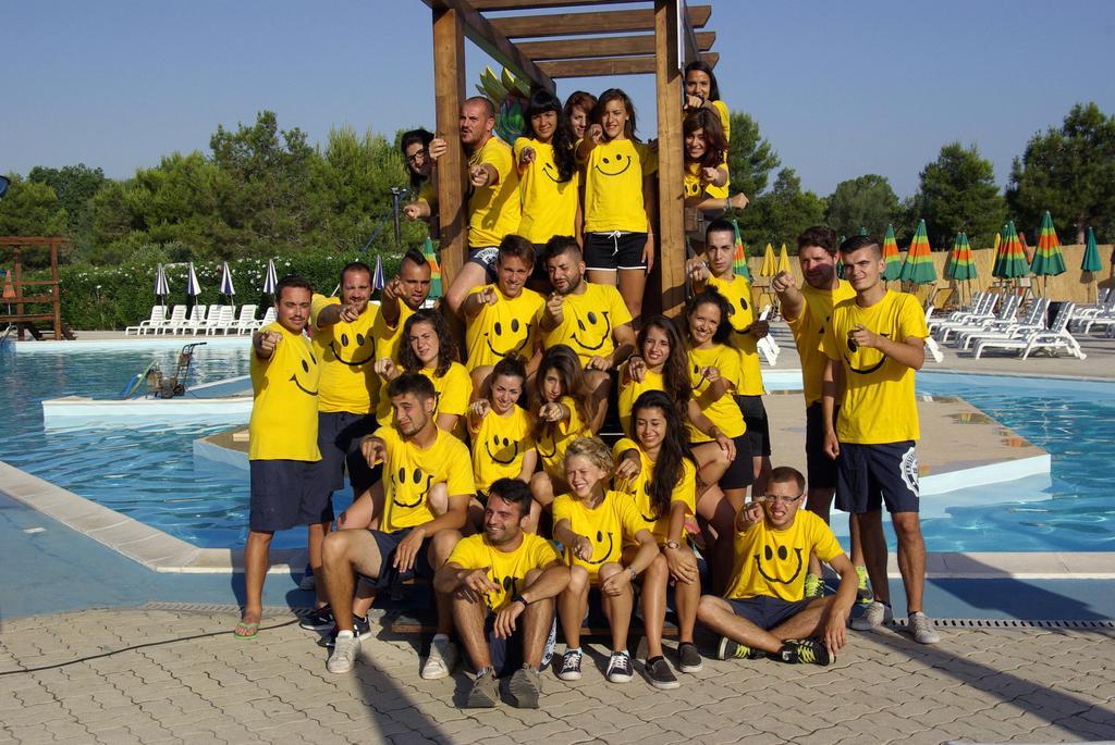 Villaggio Albatros Resort Лезина Экстерьер фото