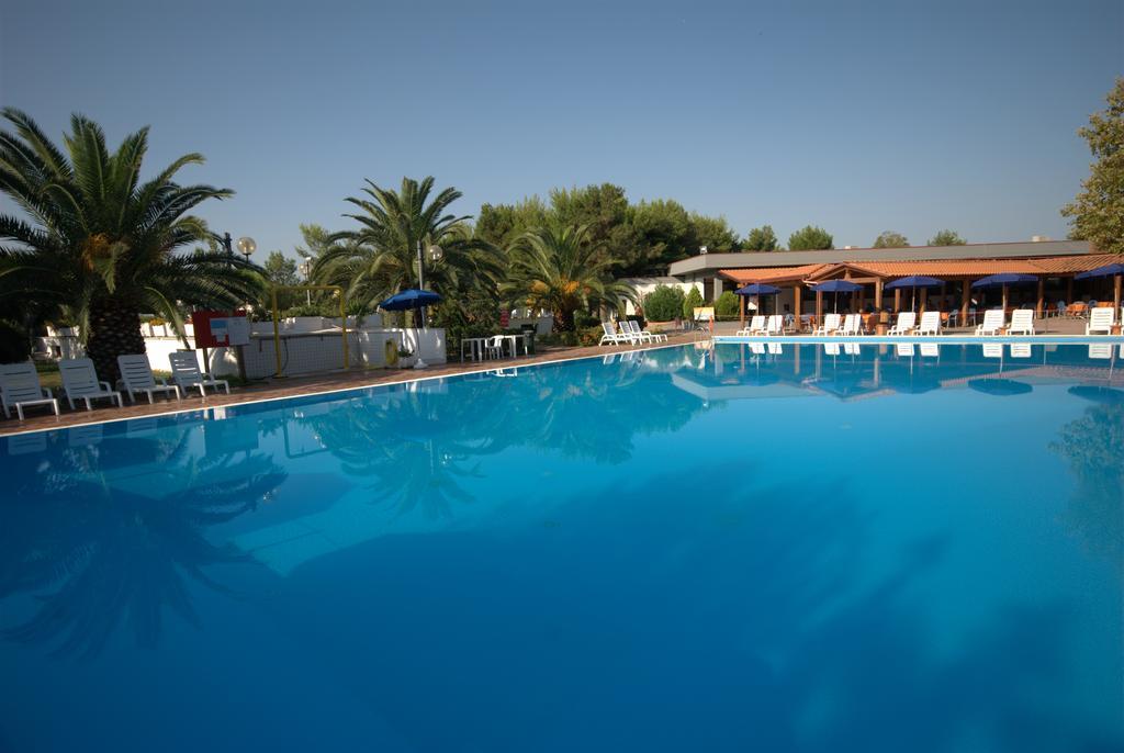 Villaggio Albatros Resort Лезина Экстерьер фото